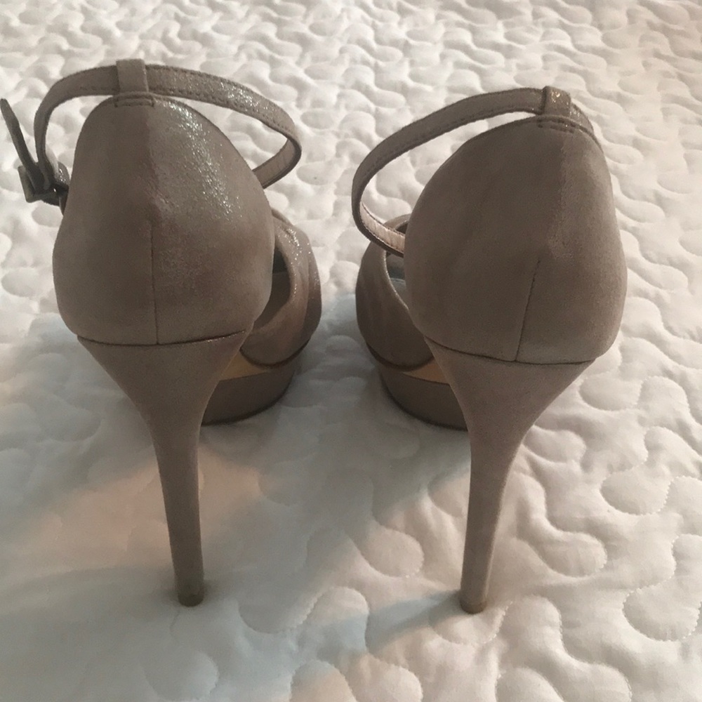 PELLE MODA Platform Sandals - Picture 4 of 8